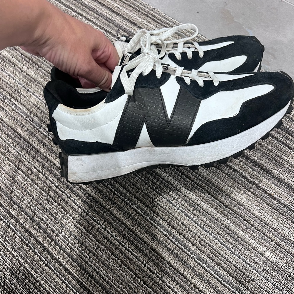 New Balance 327